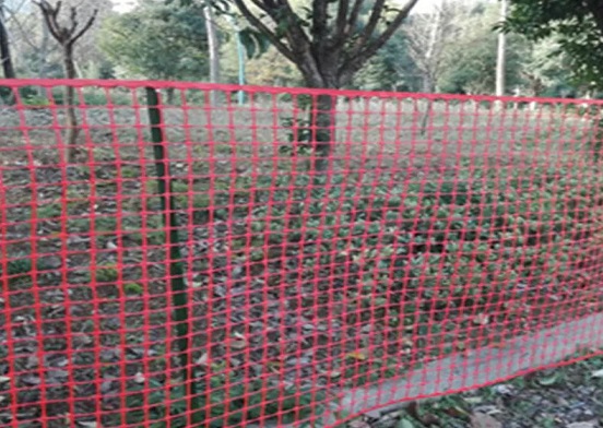 Quels sont les avantages de l’utilisation d’un treillis de jardin en plastique dans l’aménagement paysager ?